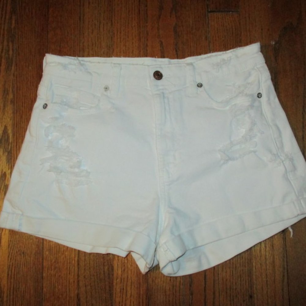 AMERICAN EAGLE White Distressed Mom Shorts